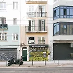 Cozy Apartment In Amazing Location!