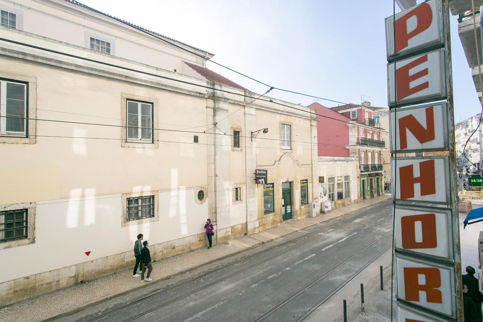 Cozy In Amazing Location! Lissabon